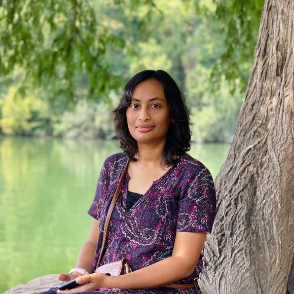 Meet your Posher, Nabila - Picture 1 of 1